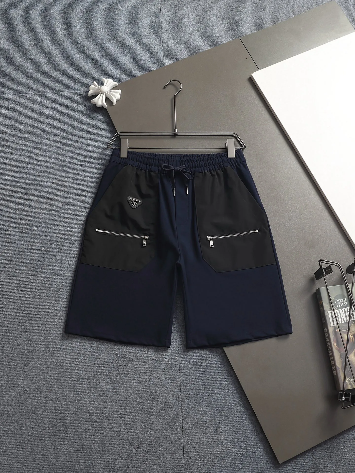 Premium PRADA 2025 New Arrival ， Breathable ， ， ， Quality。 ！ ， ！ Sizes：S M L XL ：Black Blue